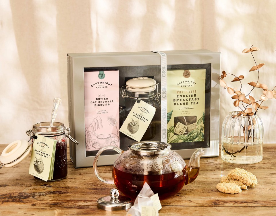 3544_C&B_The Teatime Selection Gift Box_LH_01if
